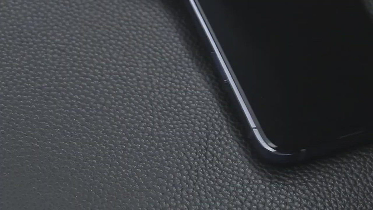 Încarcă videoclipul: iPhone защитено СТЪКЛЕНО фолио - ПРЕМИУМ